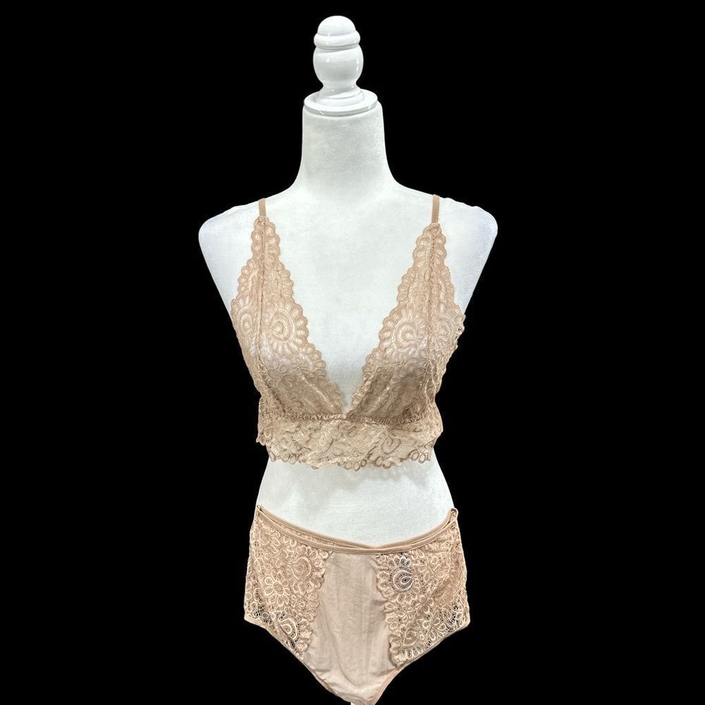 NWT Mina, Lisa bra, let and panty set